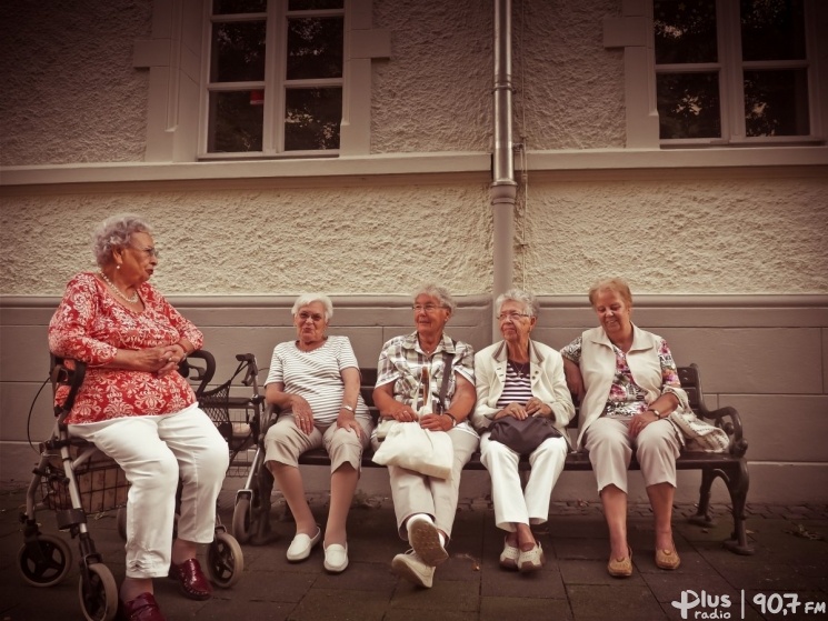 Studenci i seniorzy zrobią odblaski