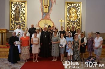 32 studentów z dyplomami ukończenia Instytutu Teologicznego w Radomiu