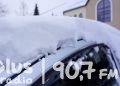 Nie zostawiaj śniegu na dachu samochodu!